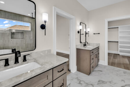 primary bathroom of Whispering Winds home