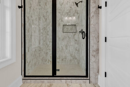 guest bathroom of Whispering Winds home