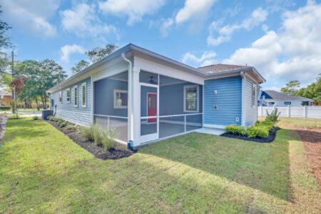 screened in porch of atlantic beach 3 house