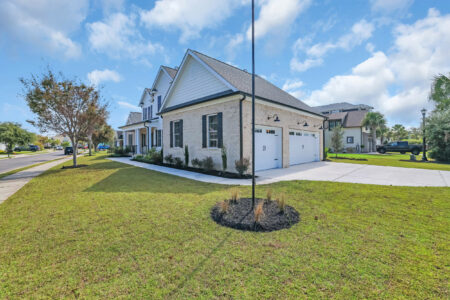 side exterior of palms 3 home